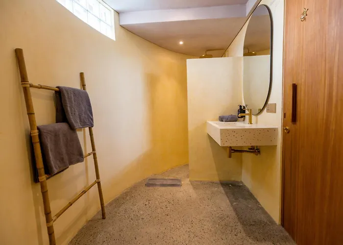 Hotel Mimpi Tropis Uluwatu (Bali)